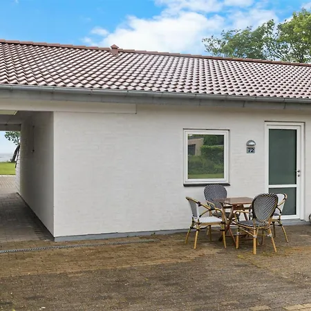 Appartement Kari - 50m From The Sea By Interhome