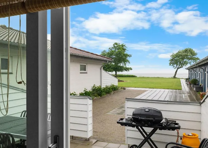 Lägenhet Kari - 50m From The Sea By Interhome